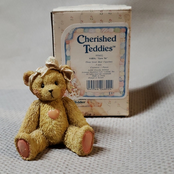 Cherished Teddies, Sara - Picture 7 of 7